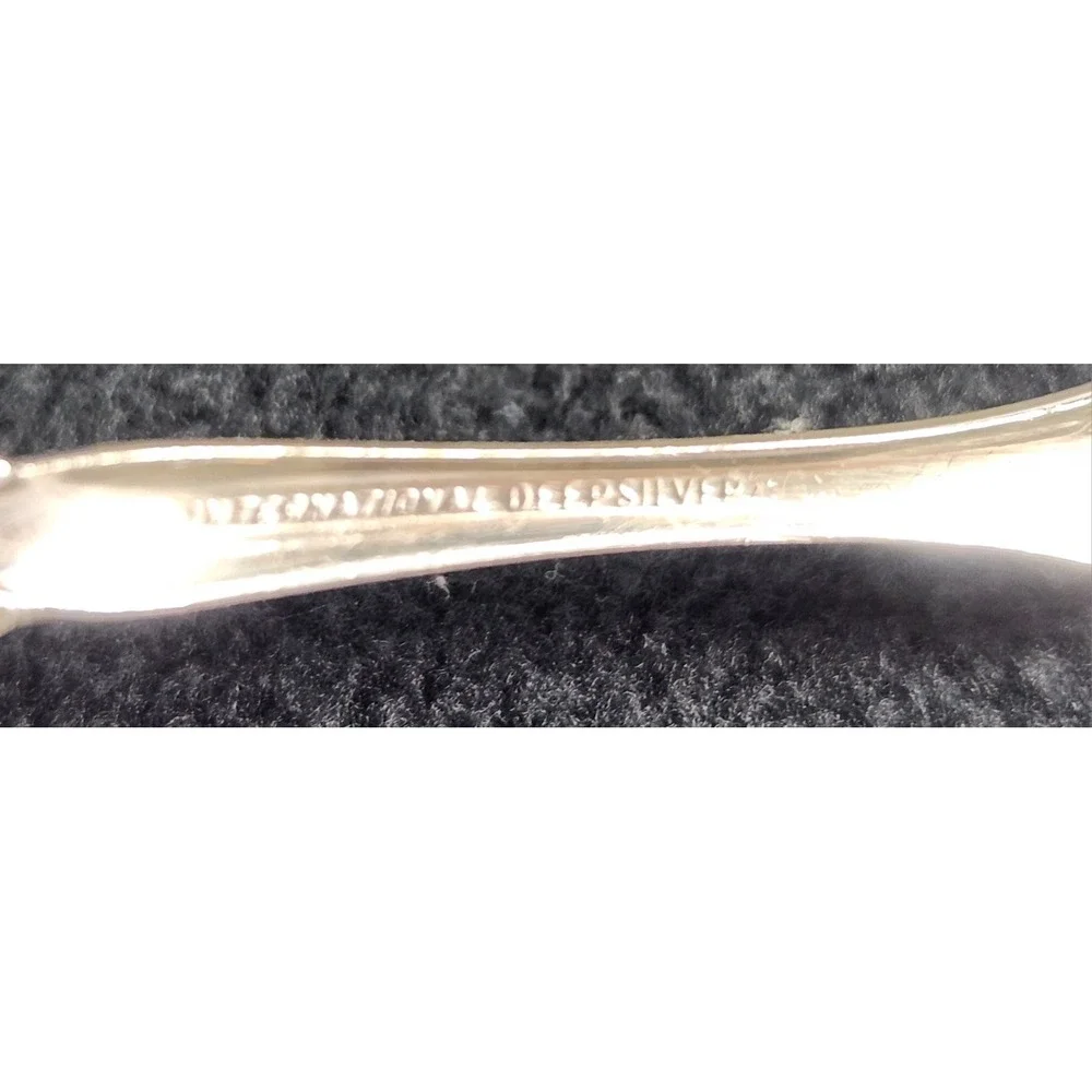 Vintage Internation Deep Silver  Scalloped Sugar Spoon Silverplated